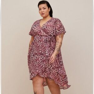 💗TORRID NWOT PINK ANIMAL PRINT CHIFFON TIE FRONT WRAP MIDI DRESS